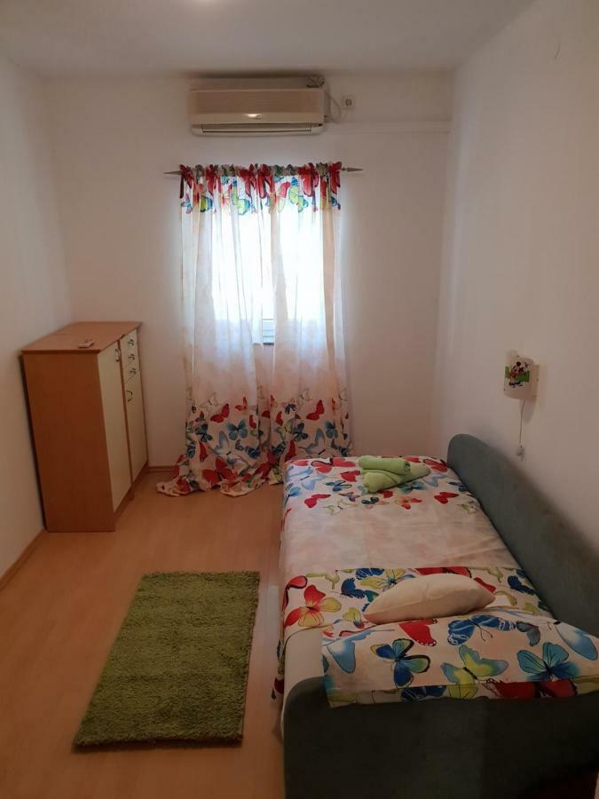 Apartman Dora Šmrika Eksteriør bilde
