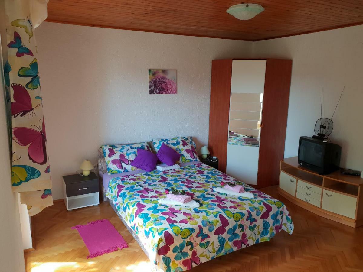Apartman Dora Šmrika Eksteriør bilde